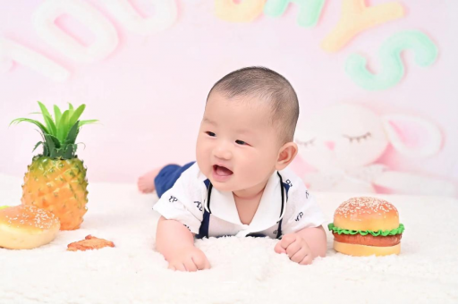 金湖宝宝在妈妈肚子里