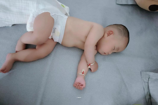 金湖怀孕多久肚子会胀气